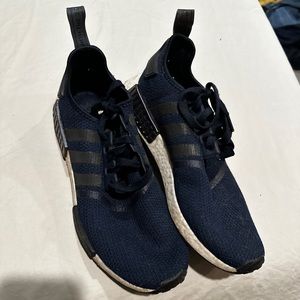 Men’s adidas sneakers!